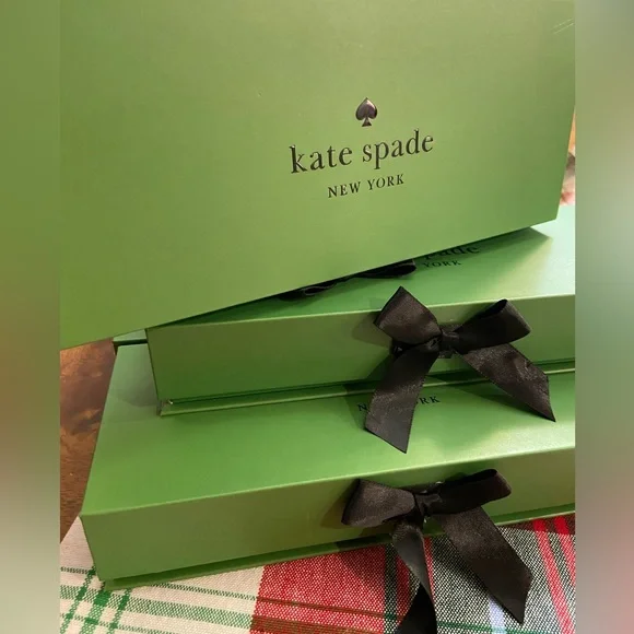 lNWT! ♠️ kate spade 3-pair gift set cozy low socks. Limited edition KS gift box! - Picture 2 of 15